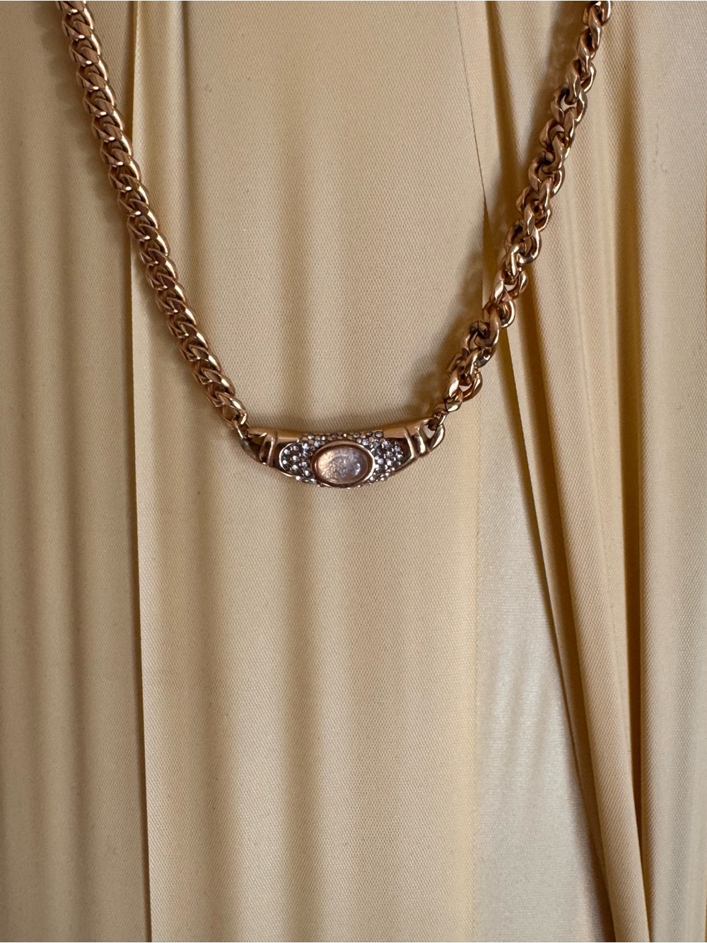 Viral Cleopatra Chain Necklace with Oval Crystal Accent 18k PVD Waterproof